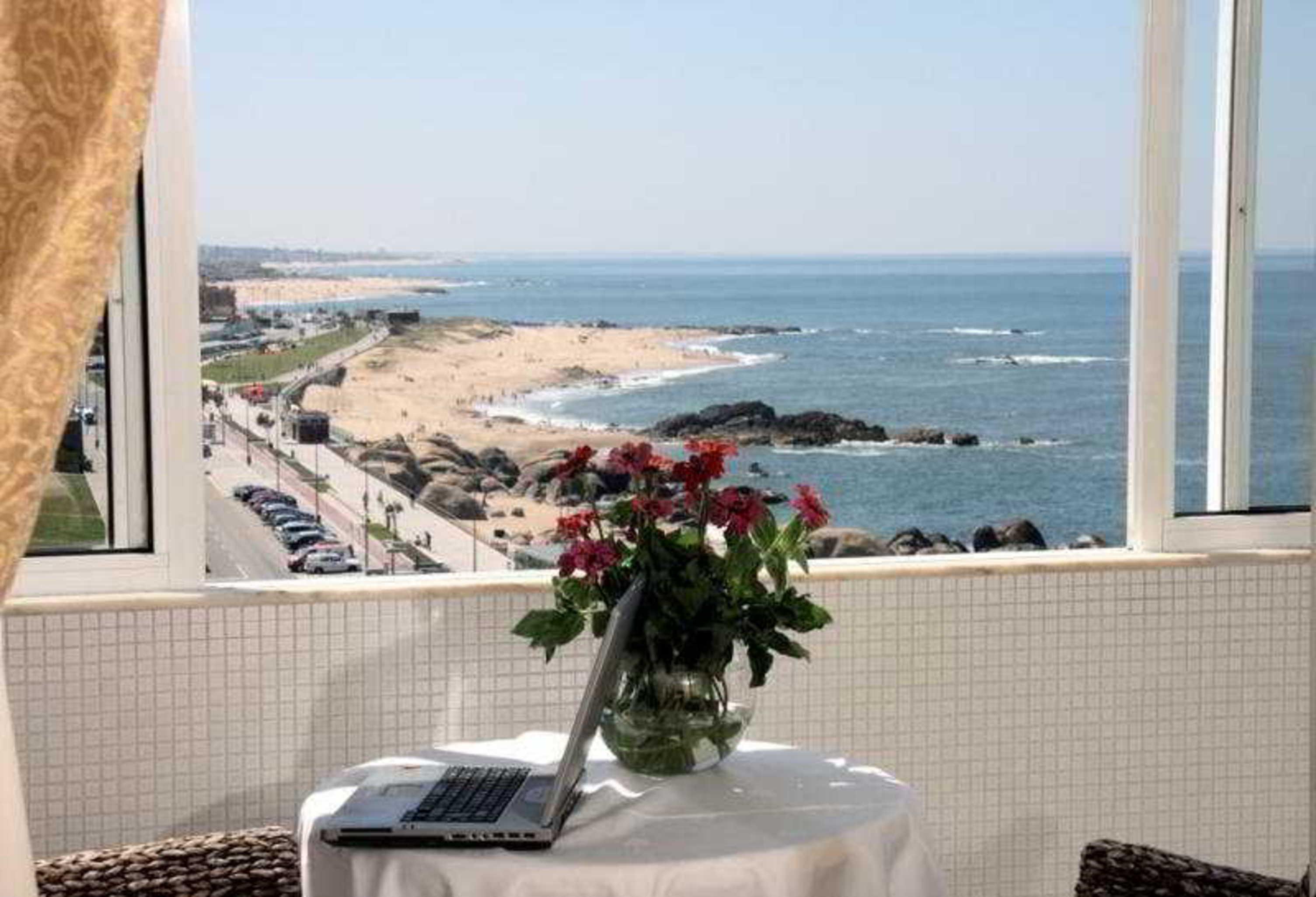 Golden Tulip Porto Gaia Hotel Вила Нова ди Гая Екстериор снимка
