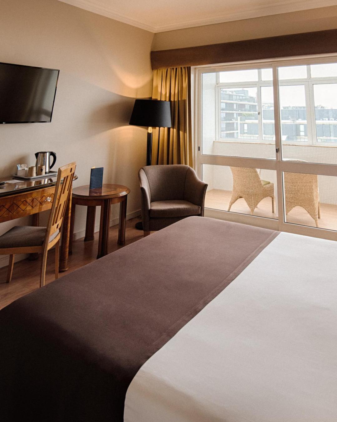 Golden Tulip Porto Gaia Hotel Вила Нова ди Гая Екстериор снимка