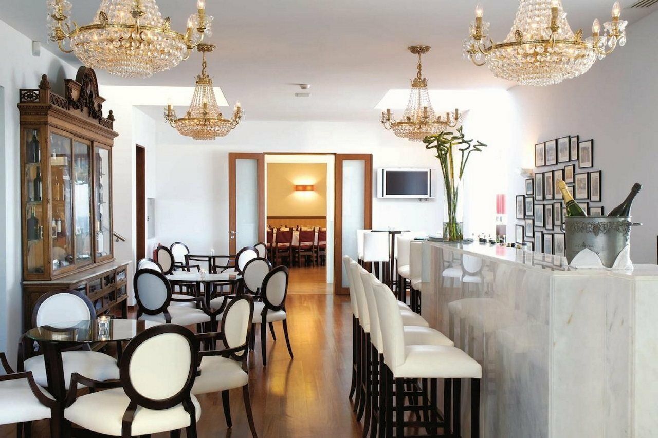 Golden Tulip Porto Gaia Hotel Вила Нова ди Гая Екстериор снимка