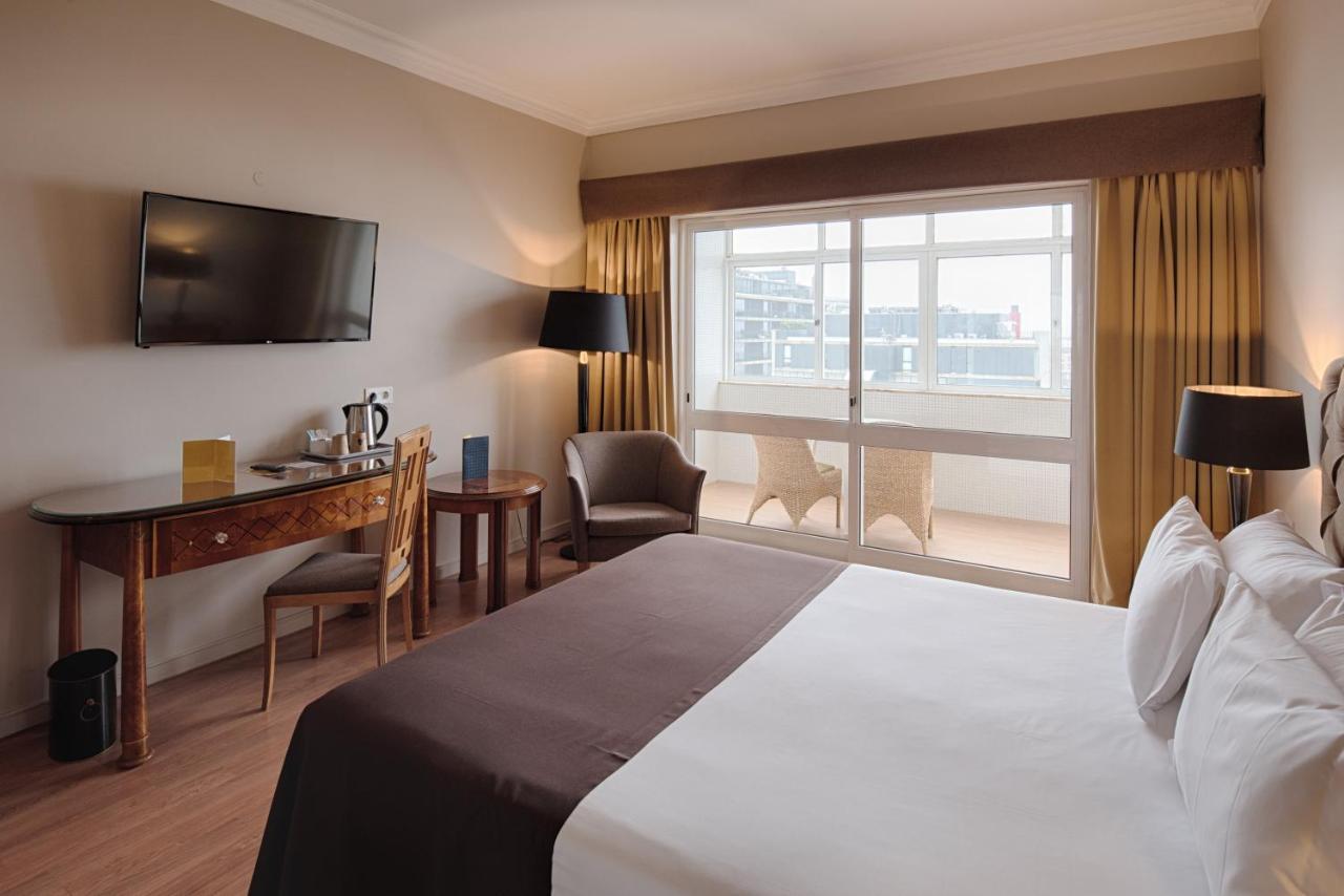 Golden Tulip Porto Gaia Hotel Вила Нова ди Гая Екстериор снимка